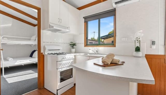 Standard Two Bedroom Family Cabin, sleeps 5