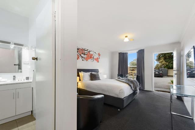 Executive Queen Room