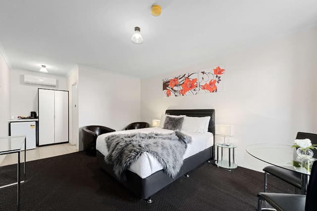 Executive Queen Room
