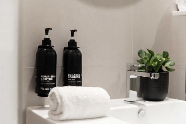 Single Room (Shared Bathroom)