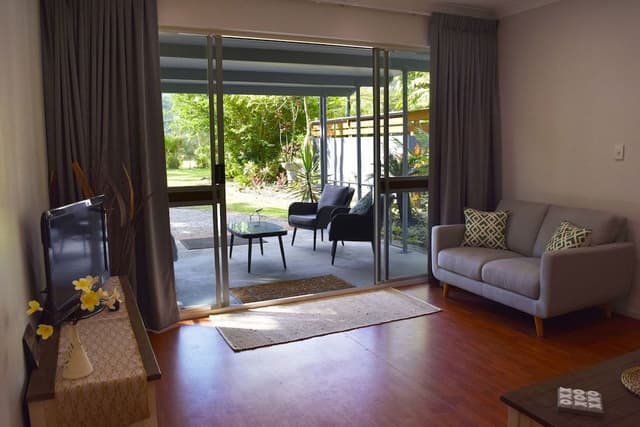 2 Bedroom Holiday Home
