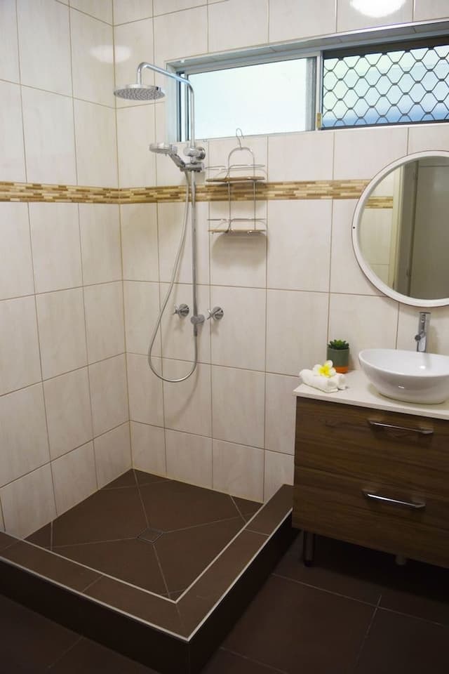 2 Bedroom Holiday Home
