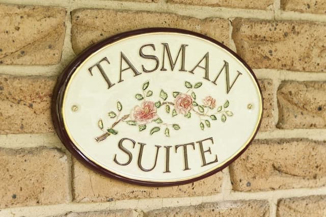 Suite (Tasman)