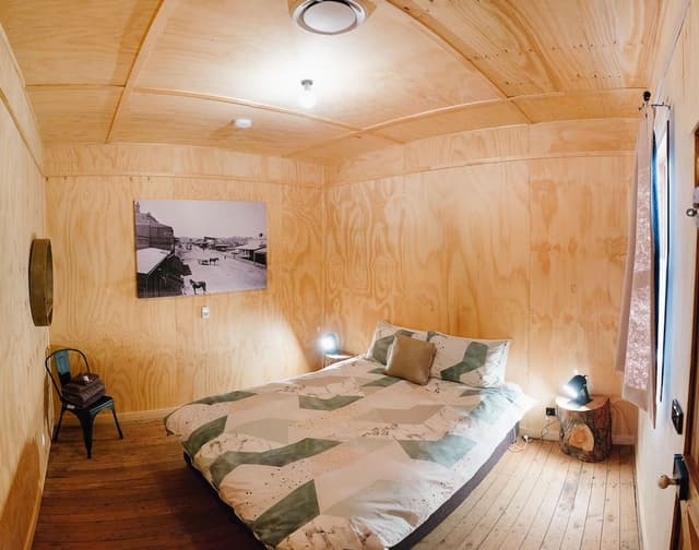 House, 6 Bedrooms