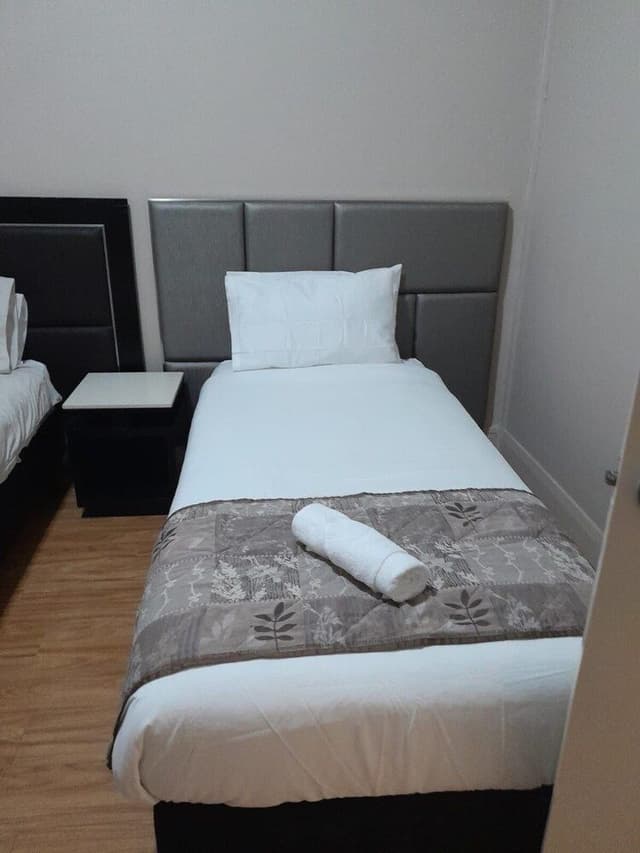 Family Room, 1 Bedroom
