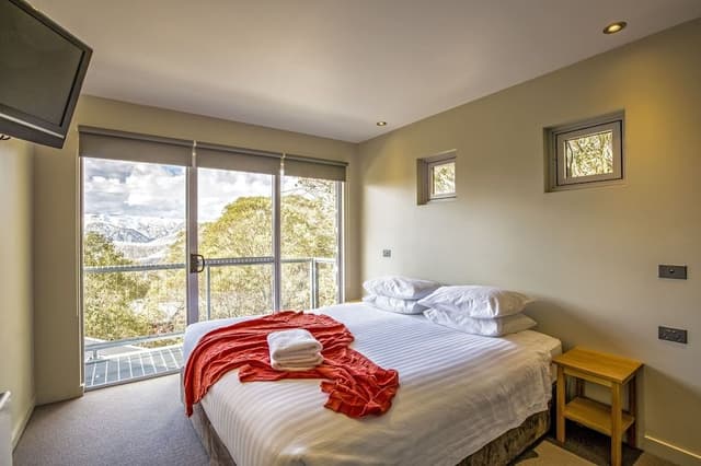 Panoramic Penthouse, 3 Bedrooms, Mountain View (3 King and 1 Bunk )