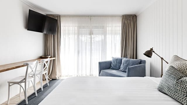 Deluxe Room, 1 King Bed