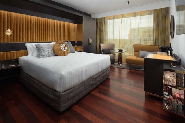 QT King Room