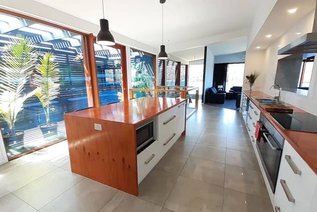 Luxury House, 7 Bedrooms, Waterfront View