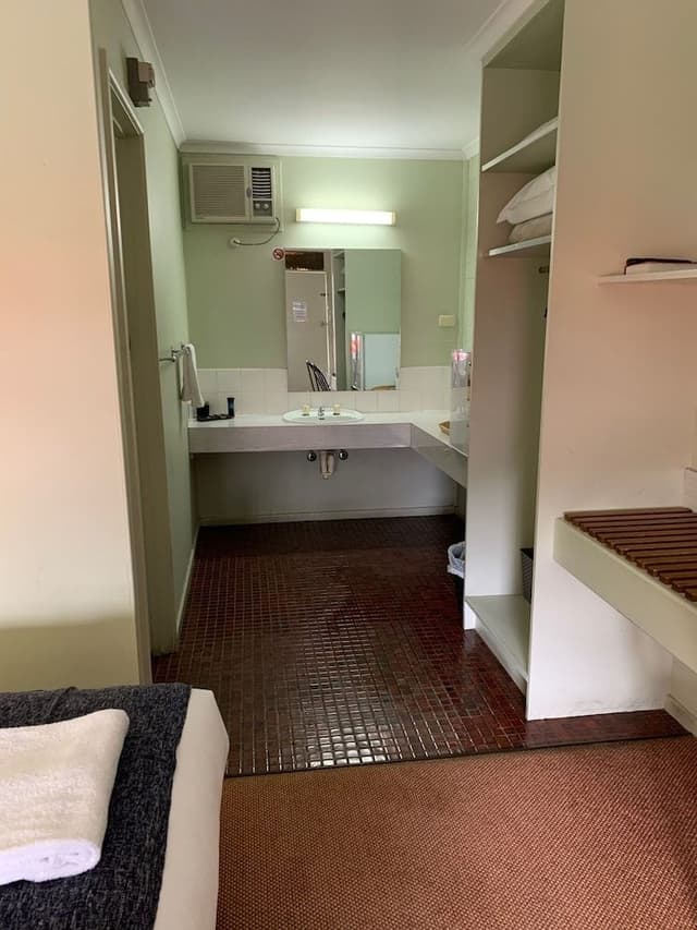 Comfort Room, 1 Queen Bed