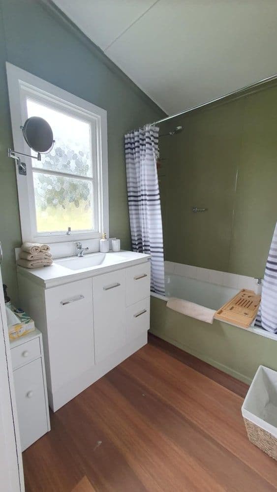 Traditional House, 3 Bedrooms, Valley View, Mountainside