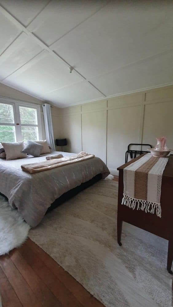 Traditional House, 3 Bedrooms, Valley View, Mountainside