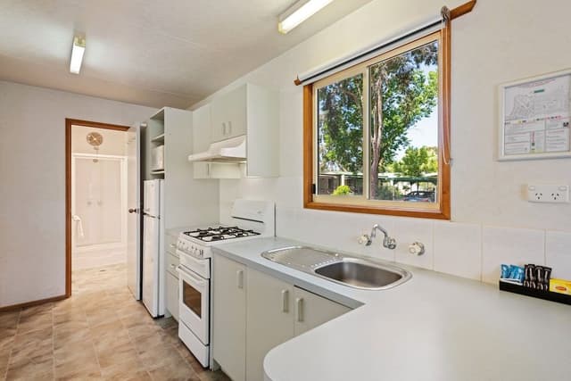 Standard 2 Bedroom Cabin - Sleeps 5