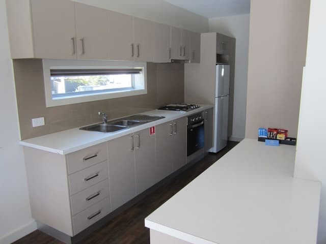 Deluxe 3 Bedroom Marina Cabin