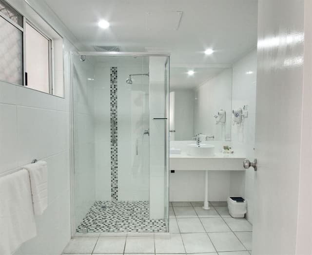Poolside King Room