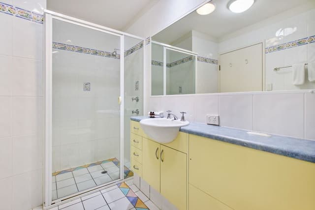 2 Bedroom Seaview Apartment
