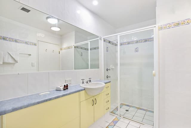 2 Bedroom Seaview Apartment
