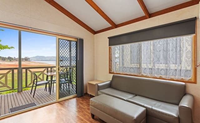 Superior 2 Bedroom Cabin - Sleeps 5
