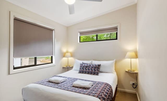 Deluxe 2 Bedroom Cabin - Sleeps 6