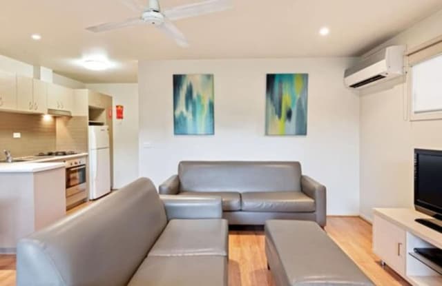 Deluxe 3 Bedroom Duplex Cabin