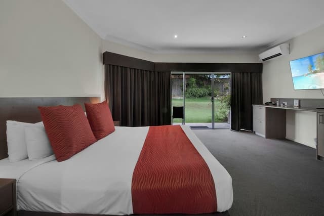 Premium King Spa Suite