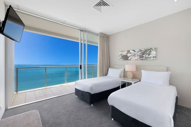 Four Bedroom Ocean View Apartment