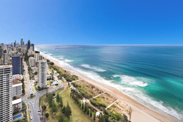 Four Bedroom Ocean View Apartment