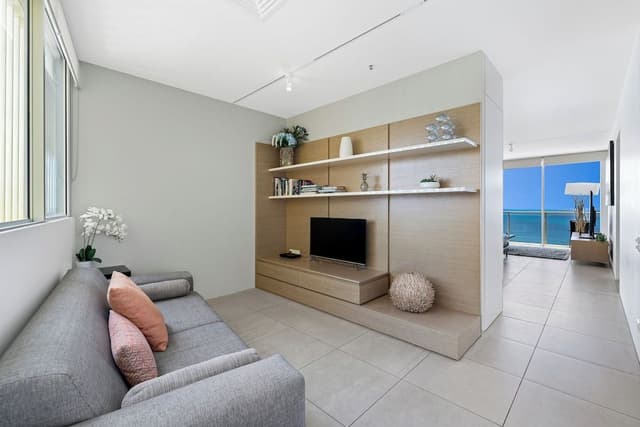Four Bedroom Ocean View Apartment