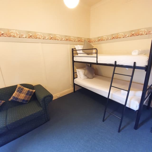 Family Suite with bunks (Guesthouse)