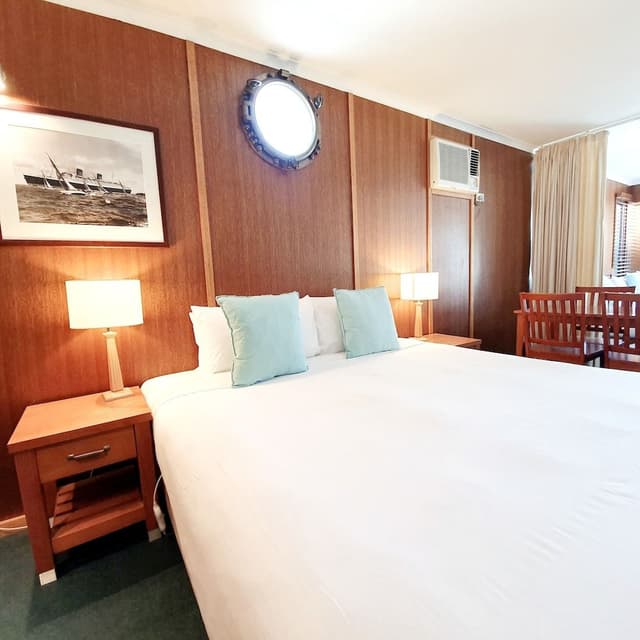 Lighthouse Suite (Motel)