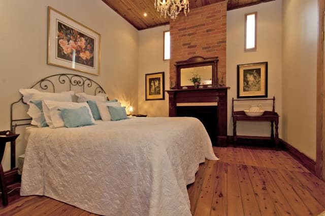 House, 2 Bedrooms