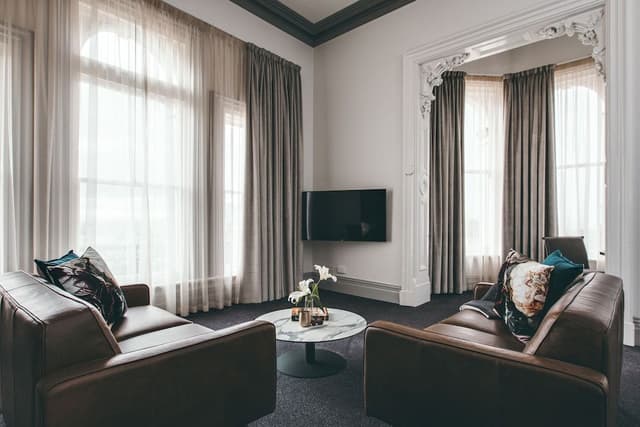 Hunter Suite