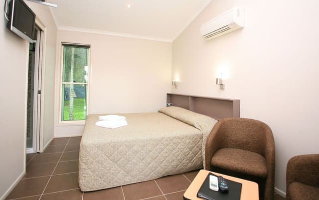 Ensuite Studio