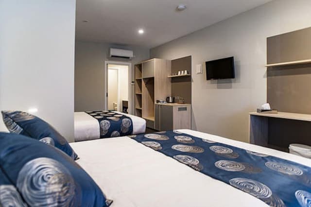 Family Room, 1 Bedroom