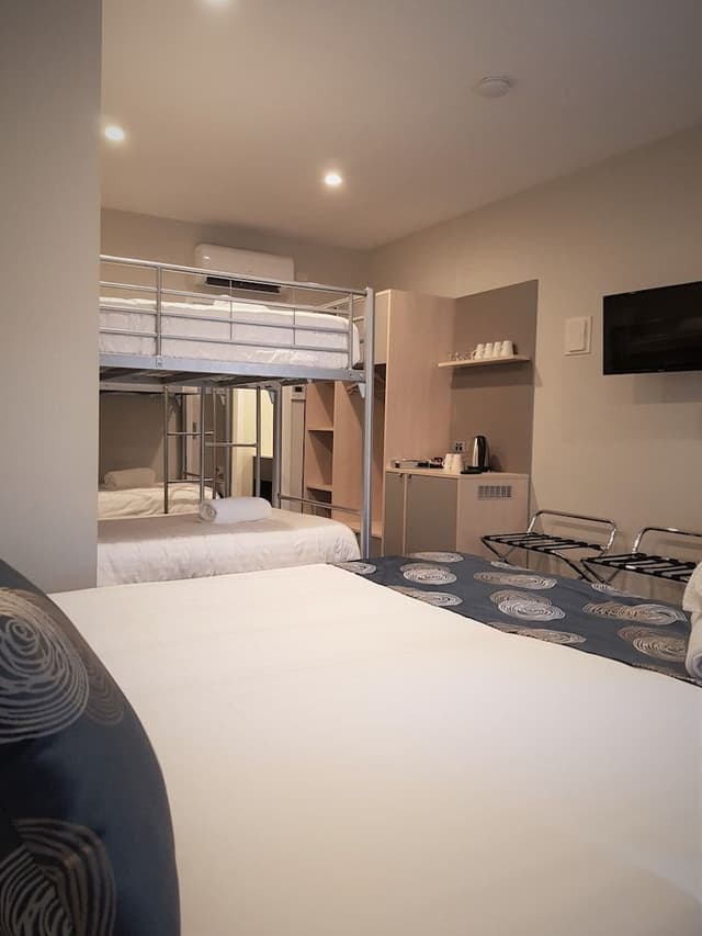 Family Room, 1 Bedroom