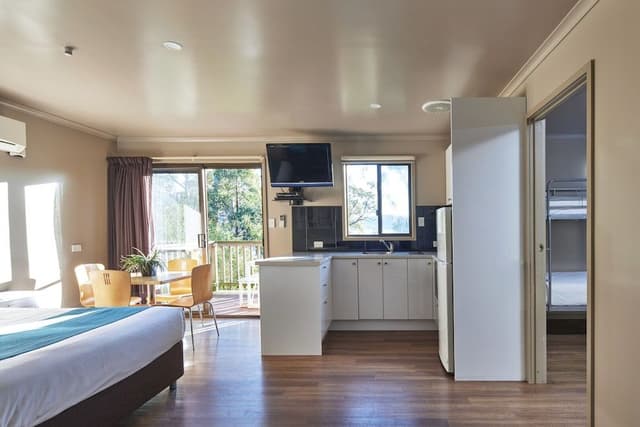Waterview Cabin