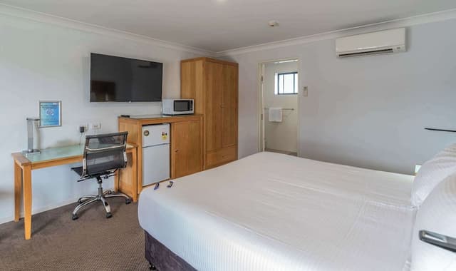 Deluxe Room, Multiple Beds, Non Smoking, Microwave