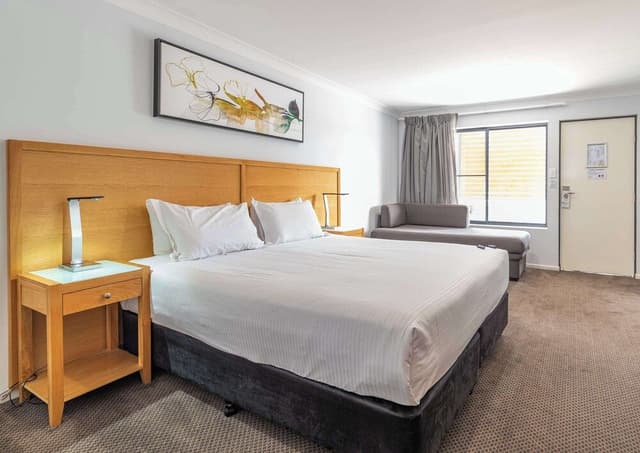 Deluxe Room, Multiple Beds, Non Smoking, Microwave