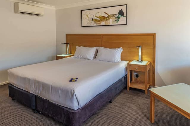 Executive Room, 1 King Bed, Microwave, Ground Floor