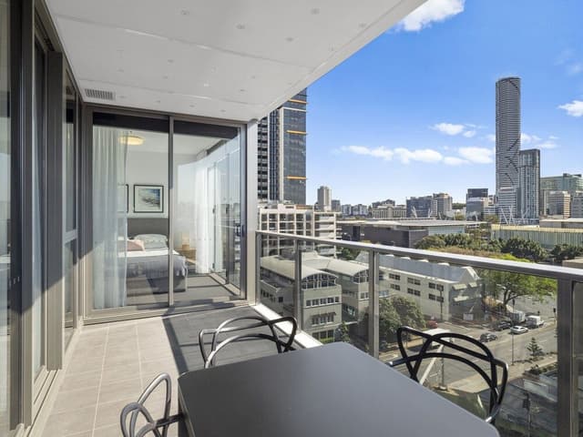2 Bedroom Deluxe Apartment