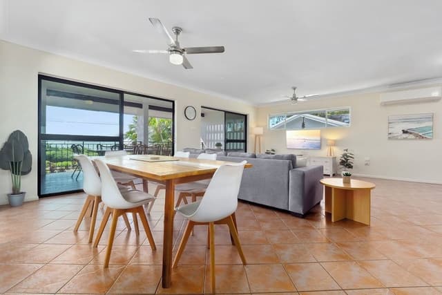 4 Bedroom Beach House