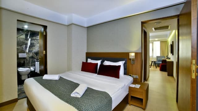 Deluxe Double or Twin Room with Bosphorus View
