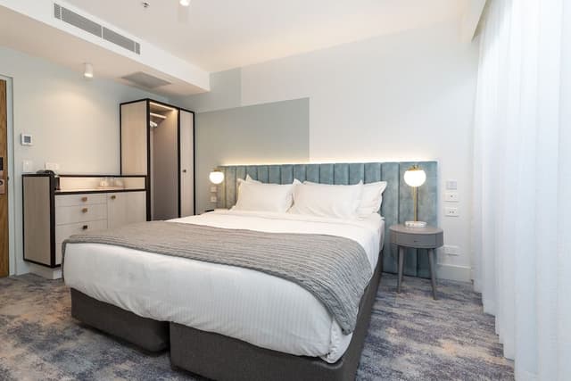 Standard King or Twin Room