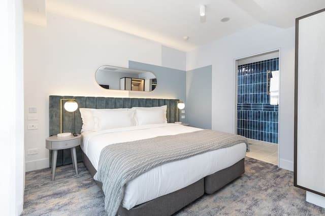 Modern Suite