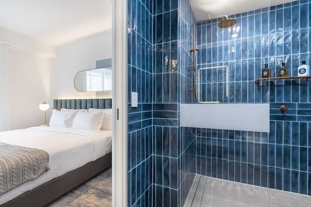 Modern Suite