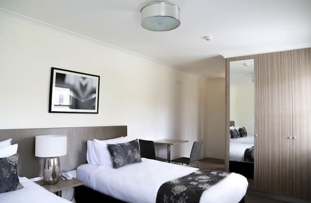 Courtyard Room