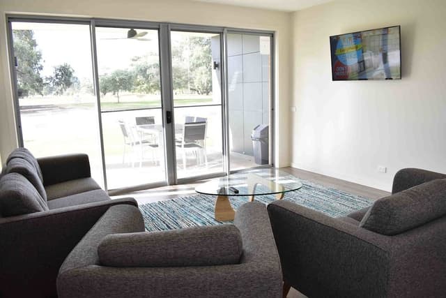 Deluxe Apartment, 3 Bedrooms, Kitchen, Golf View