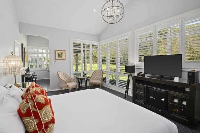 Suite, Garden View