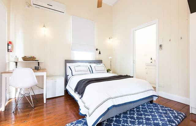 Double Room, 1 Double Bed