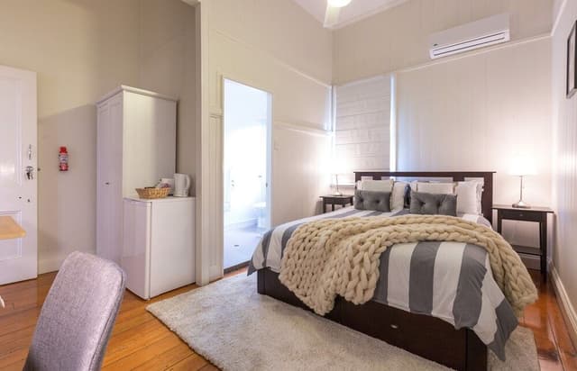 Queen Suite